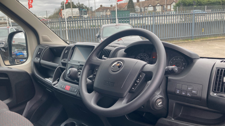 Vauxhall Movano 3500 L2 Diesel Fwd 2.2 Turbo D 140ps H2 Van Prime